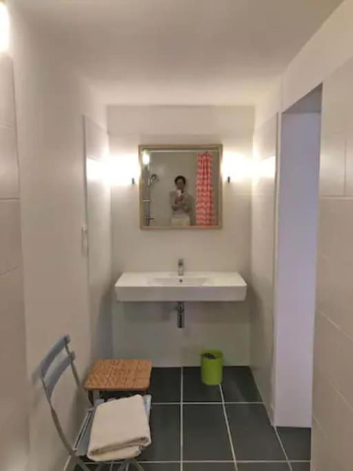 Studio Ideal Pour Deplacement Professionnel, Dans Une Maison Sceaux  Luaran gambar